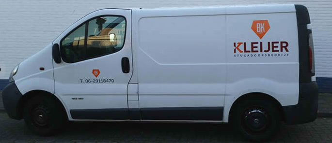 Het bedrijfsbusje van Stucadoorsbedrijf Kleijer